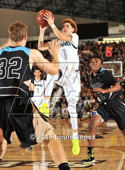 Thumbnail 3 in Chino Hills vs. Bishop Montgomery (CIF SoCal Regional Open Division Final) photogallery.