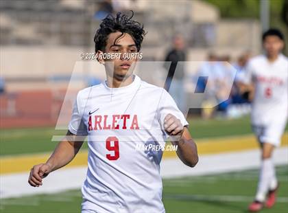 Thumbnail 2 in Arleta vs. Quartz Hill photogallery.