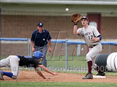 Thumbnail 2 in Caledonia-Mumford vs Honeoye (Section 5 Class C Final) photogallery.