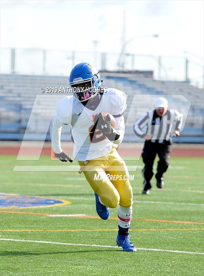 Thumbnail 2 in Nassau County Section 8 Senior Bowl Classic photogallery.