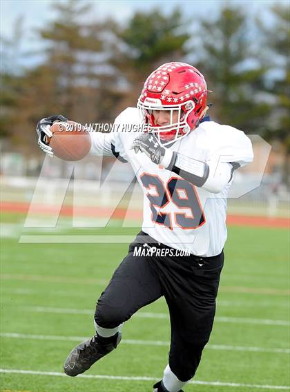 Thumbnail 3 in Nassau County Section 8 Senior Bowl Classic photogallery.