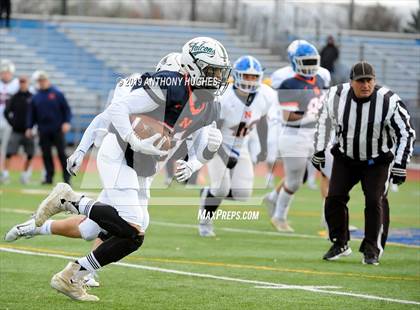 Thumbnail 2 in Nassau County Section 8 Senior Bowl Classic photogallery.
