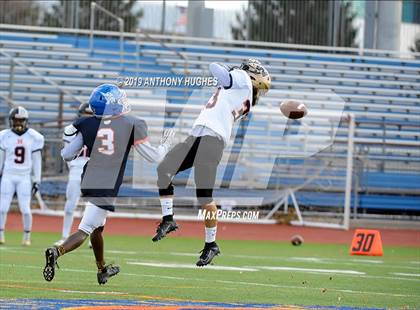 Thumbnail 3 in Nassau County Section 8 Senior Bowl Classic photogallery.