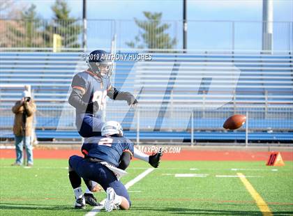 Thumbnail 3 in Nassau County Section 8 Senior Bowl Classic photogallery.
