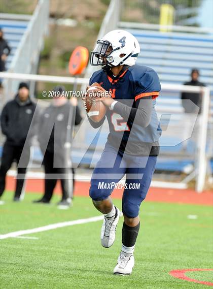 Thumbnail 2 in Nassau County Section 8 Senior Bowl Classic photogallery.