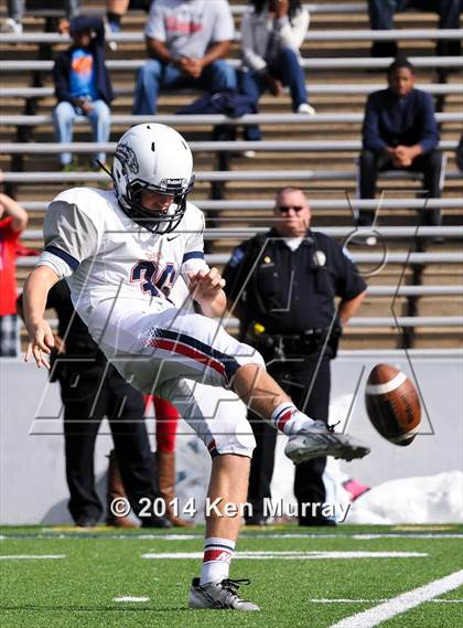 Thumbnail 3 in Katy vs Dawson (UIL 6A Regional Playoff) photogallery.