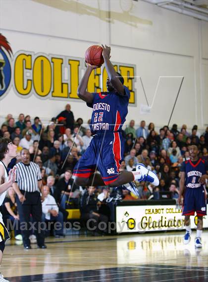 Thumbnail 1 in Bishop O'Dowd vs. Modesto Christian (CIF NorCal Regional Open Division Playoffs) photogallery.