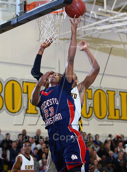 Thumbnail 1 in Bishop O'Dowd vs. Modesto Christian (CIF NorCal Regional Open Division Playoffs) photogallery.