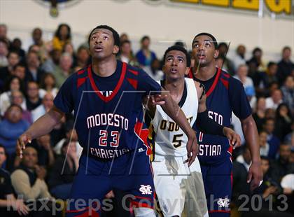 Thumbnail 1 in Bishop O'Dowd vs. Modesto Christian (CIF NorCal Regional Open Division Playoffs) photogallery.