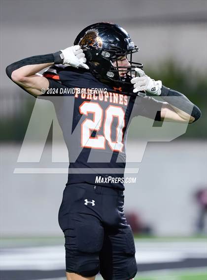Thumbnail 1 in Springtown vs Sulphur Springs (UIL Football 4A Division 1 Area) photogallery.