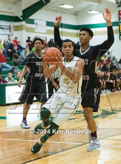 Thumbnail 1 in St. Benedict's Prep @ St. Vincent-St. Mary (LeBron James Classic) photogallery.