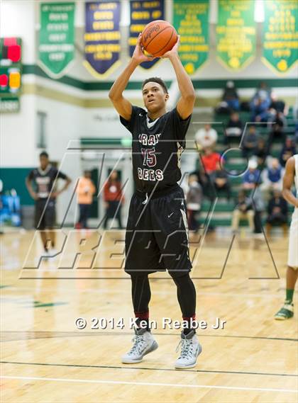 Thumbnail 2 in St. Benedict's Prep @ St. Vincent-St. Mary (LeBron James Classic) photogallery.