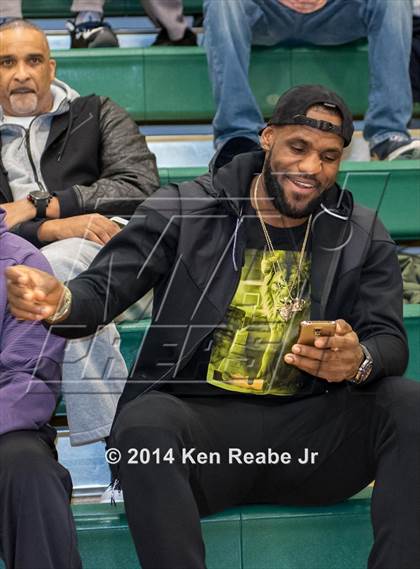 Thumbnail 2 in St. Benedict's Prep @ St. Vincent-St. Mary (LeBron James Classic) photogallery.