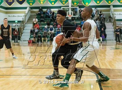 Thumbnail 2 in St. Benedict's Prep @ St. Vincent-St. Mary (LeBron James Classic) photogallery.