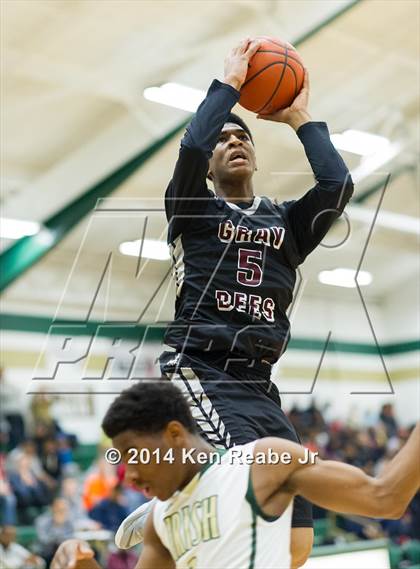 Thumbnail 3 in St. Benedict's Prep @ St. Vincent-St. Mary (LeBron James Classic) photogallery.