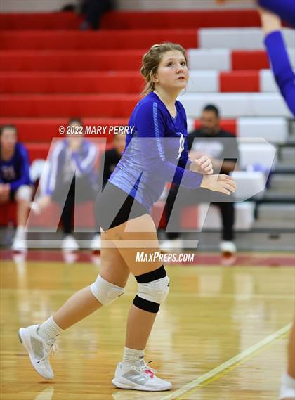 Thumbnail 1 in Lincoln @ Neshannock photogallery.