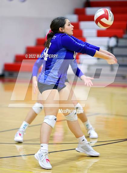 Thumbnail 3 in Lincoln @ Neshannock photogallery.