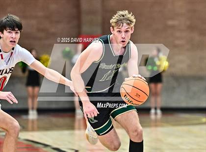 Thumbnail 1 in Highland vs. Strasburg (CHSAA 3A Great 8) photogallery.