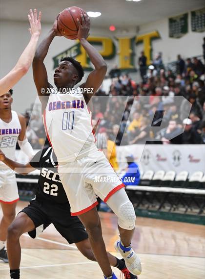 Thumbnail 3 in George Washington Prep vs. Santa Clarita Christian (The Classic at Damien) photogallery.