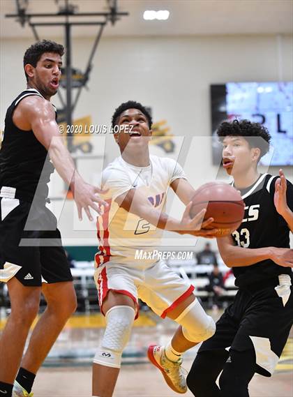 Thumbnail 1 in George Washington Prep vs. Santa Clarita Christian (The Classic at Damien) photogallery.
