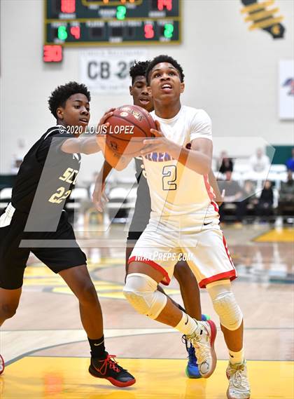 Thumbnail 2 in George Washington Prep vs. Santa Clarita Christian (The Classic at Damien) photogallery.