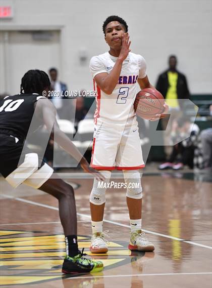 Thumbnail 3 in George Washington Prep vs. Santa Clarita Christian (The Classic at Damien) photogallery.