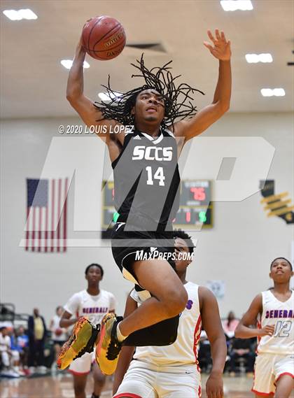 Thumbnail 3 in George Washington Prep vs. Santa Clarita Christian (The Classic at Damien) photogallery.