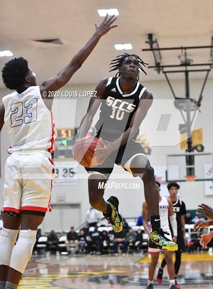 Thumbnail 2 in George Washington Prep vs. Santa Clarita Christian (The Classic at Damien) photogallery.