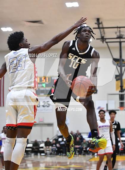 Thumbnail 3 in George Washington Prep vs. Santa Clarita Christian (The Classic at Damien) photogallery.