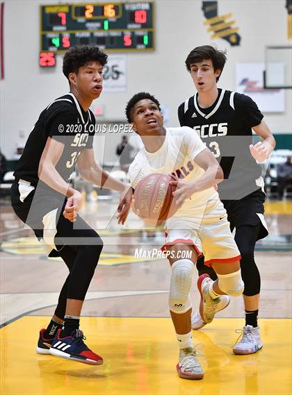 Thumbnail 2 in George Washington Prep vs. Santa Clarita Christian (The Classic at Damien) photogallery.
