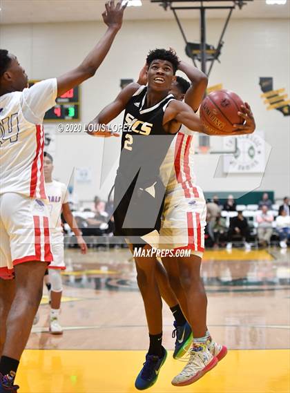 Thumbnail 3 in George Washington Prep vs. Santa Clarita Christian (The Classic at Damien) photogallery.