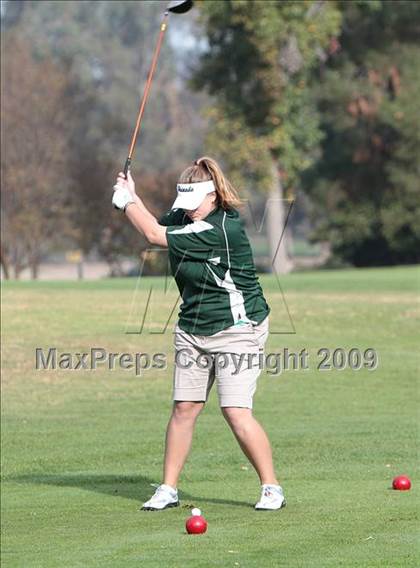 Thumbnail 2 in CIF LA City Section Girls Golf Championships photogallery.