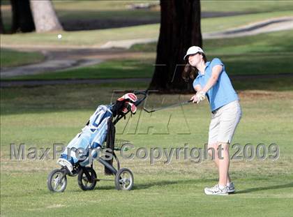 Thumbnail 2 in CIF LA City Section Girls Golf Championships photogallery.