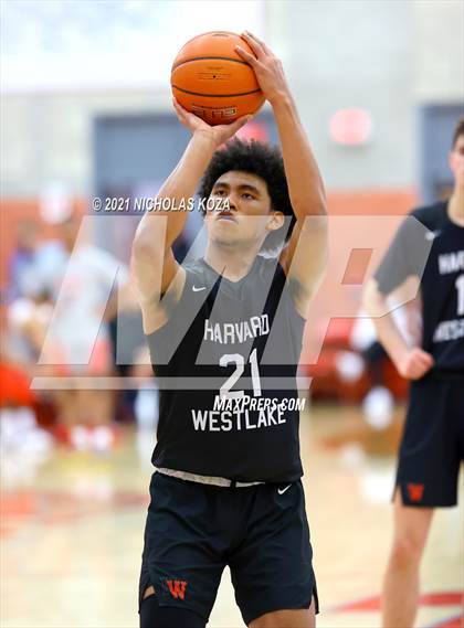 Thumbnail 3 in Harvard-Westlake vs. Etiwanda (Mater Dei Extravaganza) photogallery.