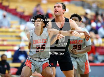 Thumbnail 3 in Harvard-Westlake vs. Etiwanda (Mater Dei Extravaganza) photogallery.