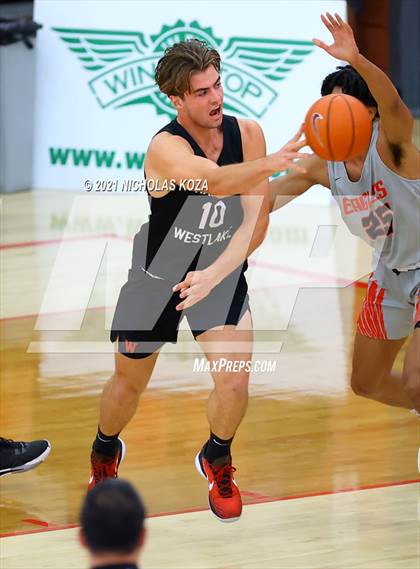 Thumbnail 1 in Harvard-Westlake vs. Etiwanda (Mater Dei Extravaganza) photogallery.