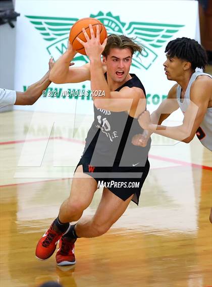 Thumbnail 2 in Harvard-Westlake vs. Etiwanda (Mater Dei Extravaganza) photogallery.