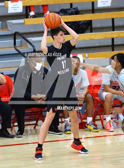 Thumbnail 2 in Harvard-Westlake vs. Etiwanda (Mater Dei Extravaganza) photogallery.