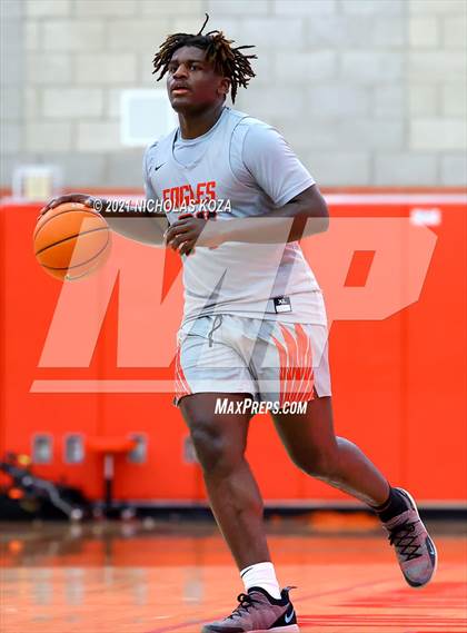 Thumbnail 3 in Harvard-Westlake vs. Etiwanda (Mater Dei Extravaganza) photogallery.