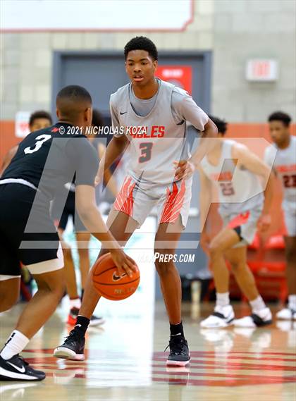 Thumbnail 1 in Harvard-Westlake vs. Etiwanda (Mater Dei Extravaganza) photogallery.