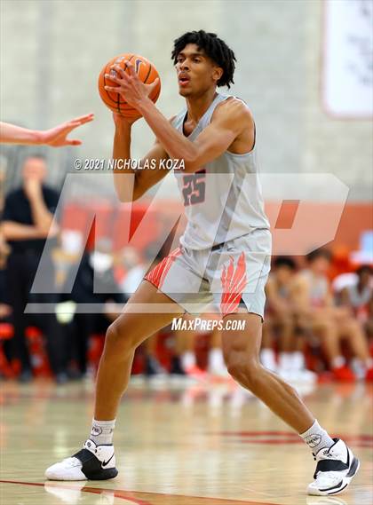Thumbnail 2 in Harvard-Westlake vs. Etiwanda (Mater Dei Extravaganza) photogallery.