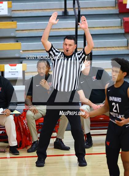 Thumbnail 3 in Harvard-Westlake vs. Etiwanda (Mater Dei Extravaganza) photogallery.