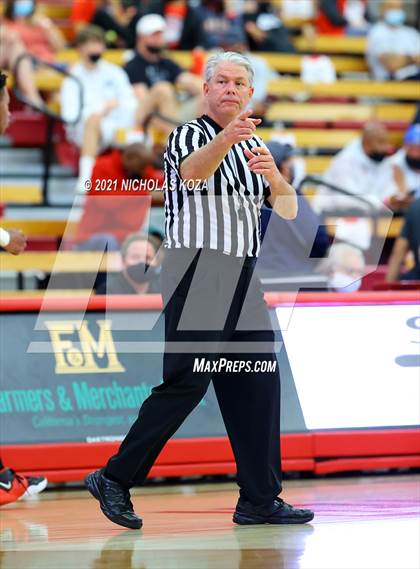 Thumbnail 2 in Harvard-Westlake vs. Etiwanda (Mater Dei Extravaganza) photogallery.