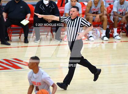 Thumbnail 2 in Harvard-Westlake vs. Etiwanda (Mater Dei Extravaganza) photogallery.
