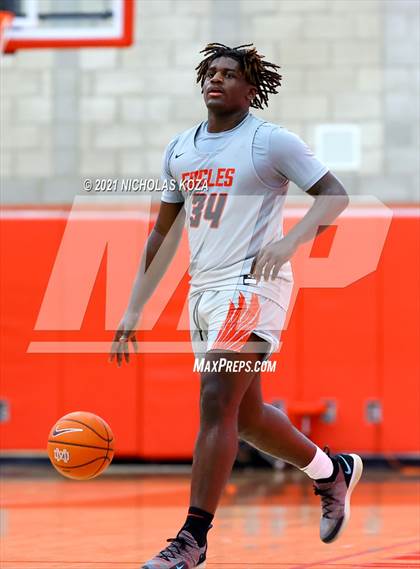 Thumbnail 1 in Harvard-Westlake vs. Etiwanda (Mater Dei Extravaganza) photogallery.