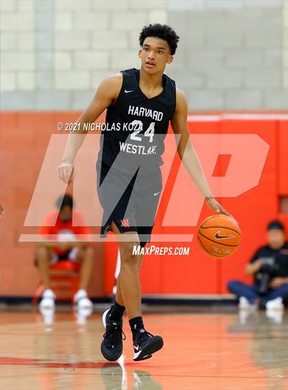 Thumbnail 3 in Harvard-Westlake vs. Etiwanda (Mater Dei Extravaganza) photogallery.