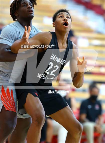 Thumbnail 3 in Harvard-Westlake vs. Etiwanda (Mater Dei Extravaganza) photogallery.