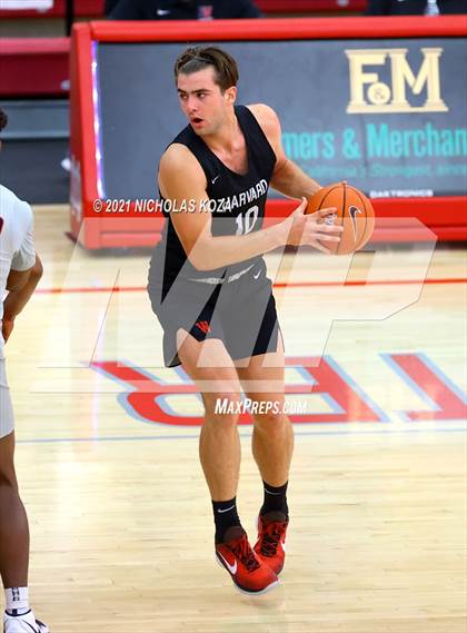 Thumbnail 1 in Harvard-Westlake vs. Etiwanda (Mater Dei Extravaganza) photogallery.