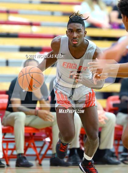 Thumbnail 3 in Harvard-Westlake vs. Etiwanda (Mater Dei Extravaganza) photogallery.