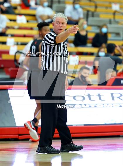 Thumbnail 3 in Harvard-Westlake vs. Etiwanda (Mater Dei Extravaganza) photogallery.